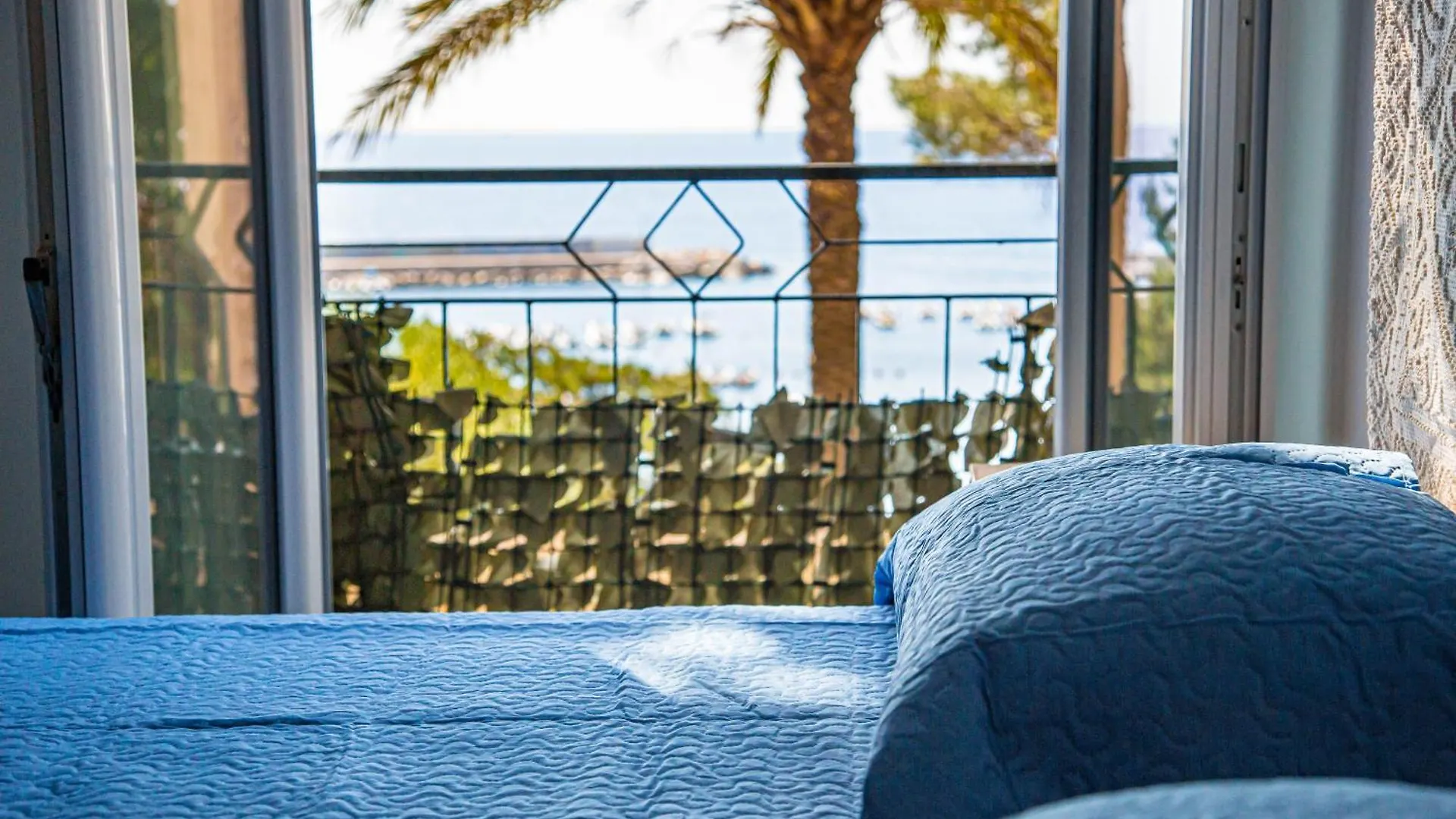 Casa Baia Chiara, Air-Con, Fronte Spiaggia Cala Gonone Semesterbostad