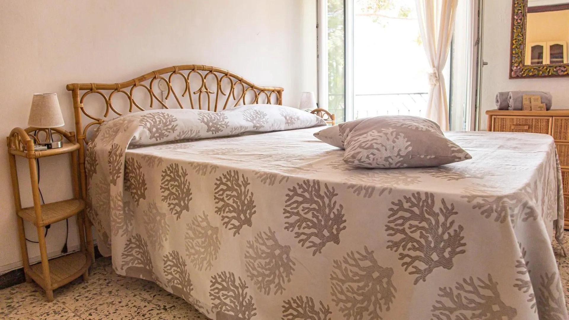 Casa Baia Chiara, Air-Con, Fronte Spiaggia Cala Gonone Semesterbostad